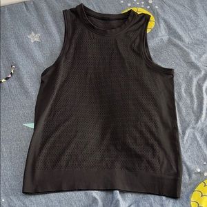 Lululemon breeze tank